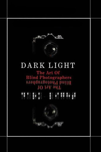 Póster de Luz Oscura: El Arte De Fotógrafos Ciegos