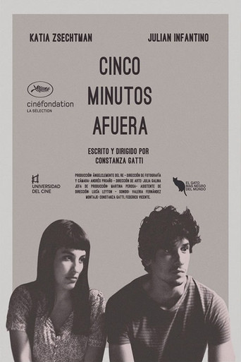 Póster de Cinco minutos afuera