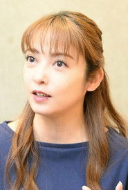 中山エミリ