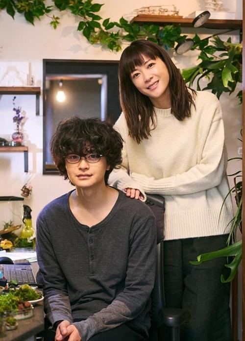 Póster de 私小説 －発達障がいのボクが純愛小説家になれた理由－